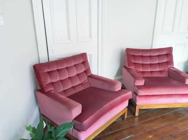 Pink retro sofa habiib